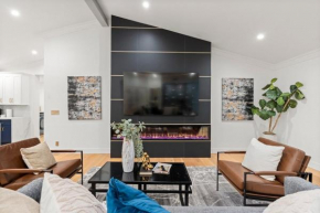 Luxury Retreat, Heated Pool, Mini Golf and Old Town
